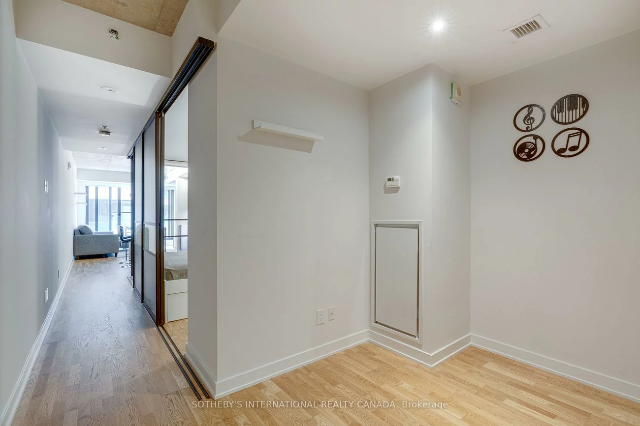 8, Dovercourt, Little Portugal, Toronto