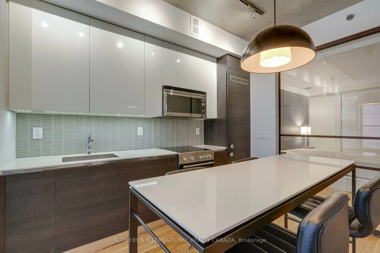 8, Dovercourt, Little Portugal, Toronto