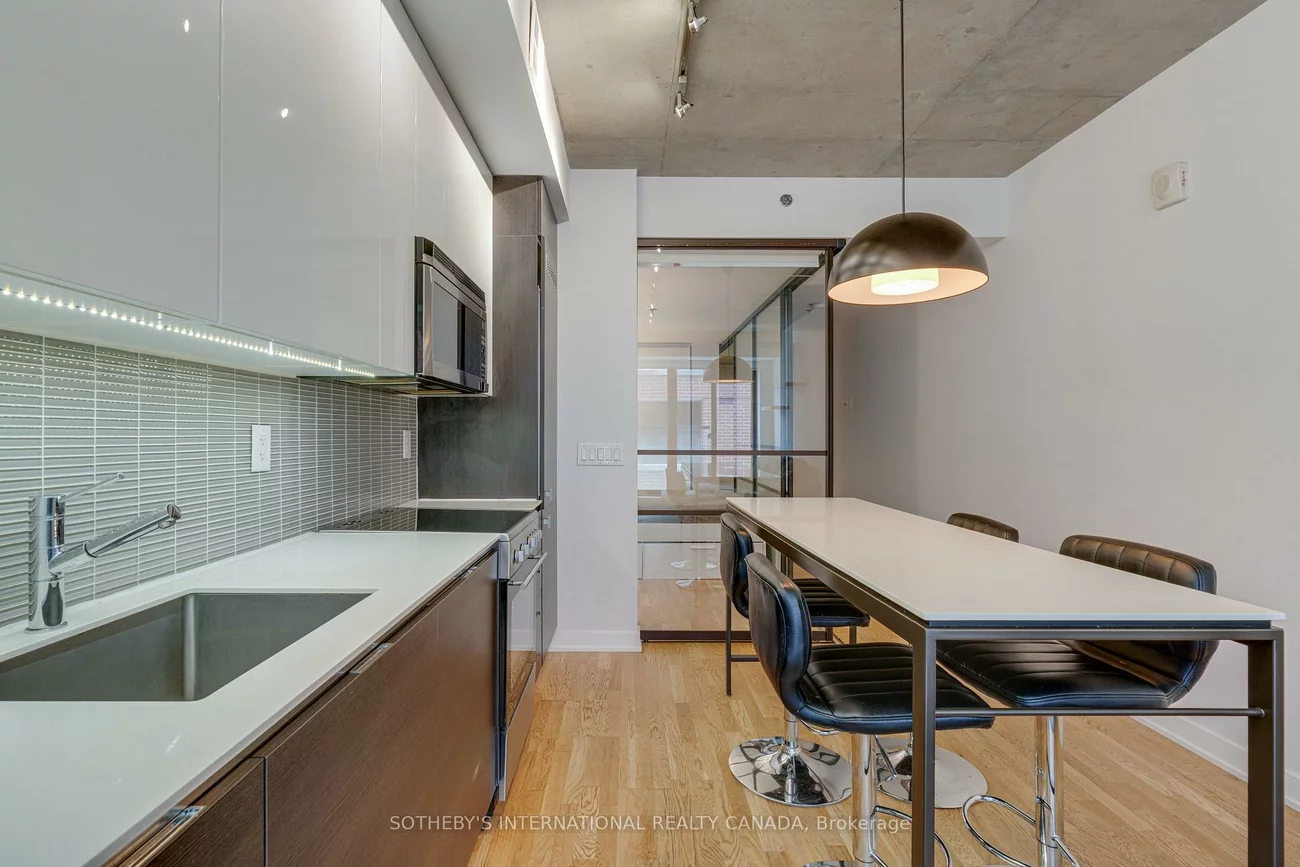 8, Dovercourt, Little Portugal, Toronto