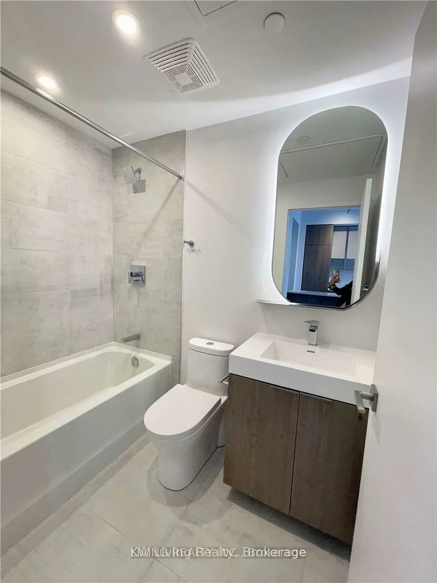 15, Holmes, Willowdale East, Toronto