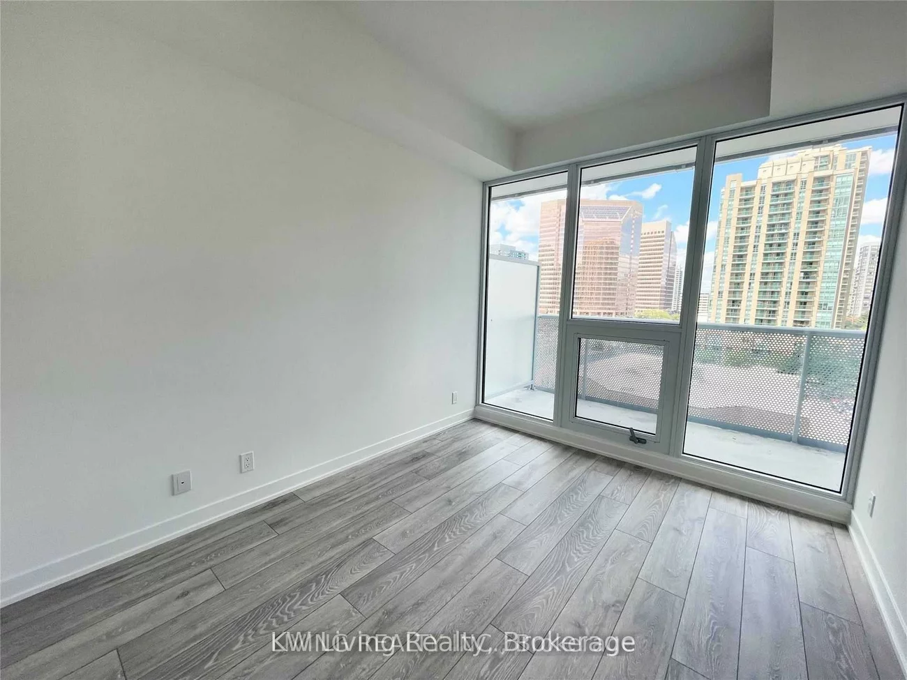 15, Holmes, Willowdale East, Toronto