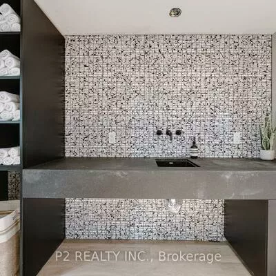 2, Forest Hill, Casa Loma, Toronto