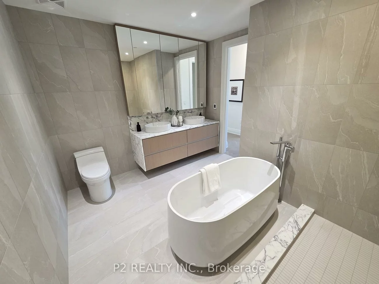 2, Forest Hill, Casa Loma, Toronto