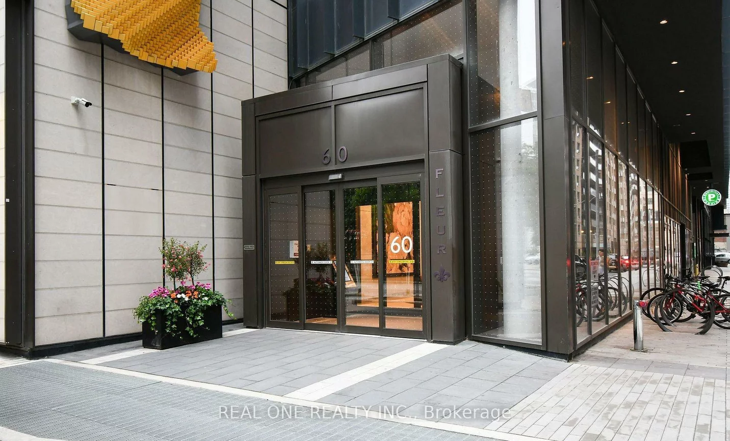 60, Shuter, Church-Yonge Corridor, Toronto