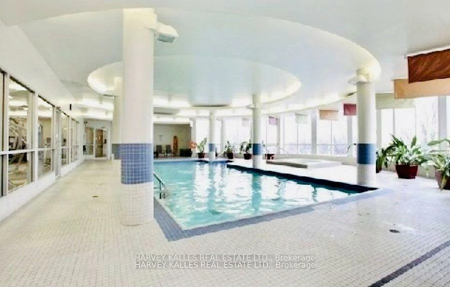 3, Rean, Bayview Village, Toronto