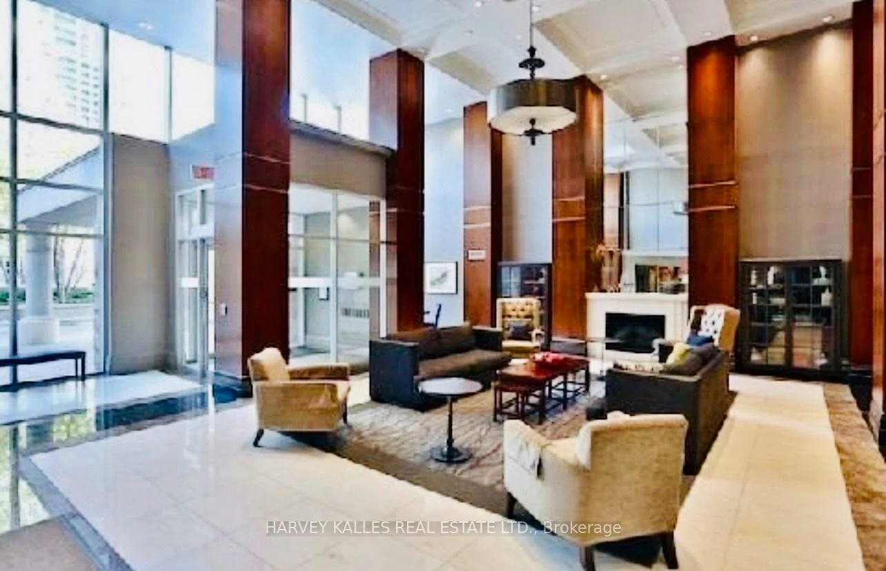 3, Rean, Bayview Village, Toronto