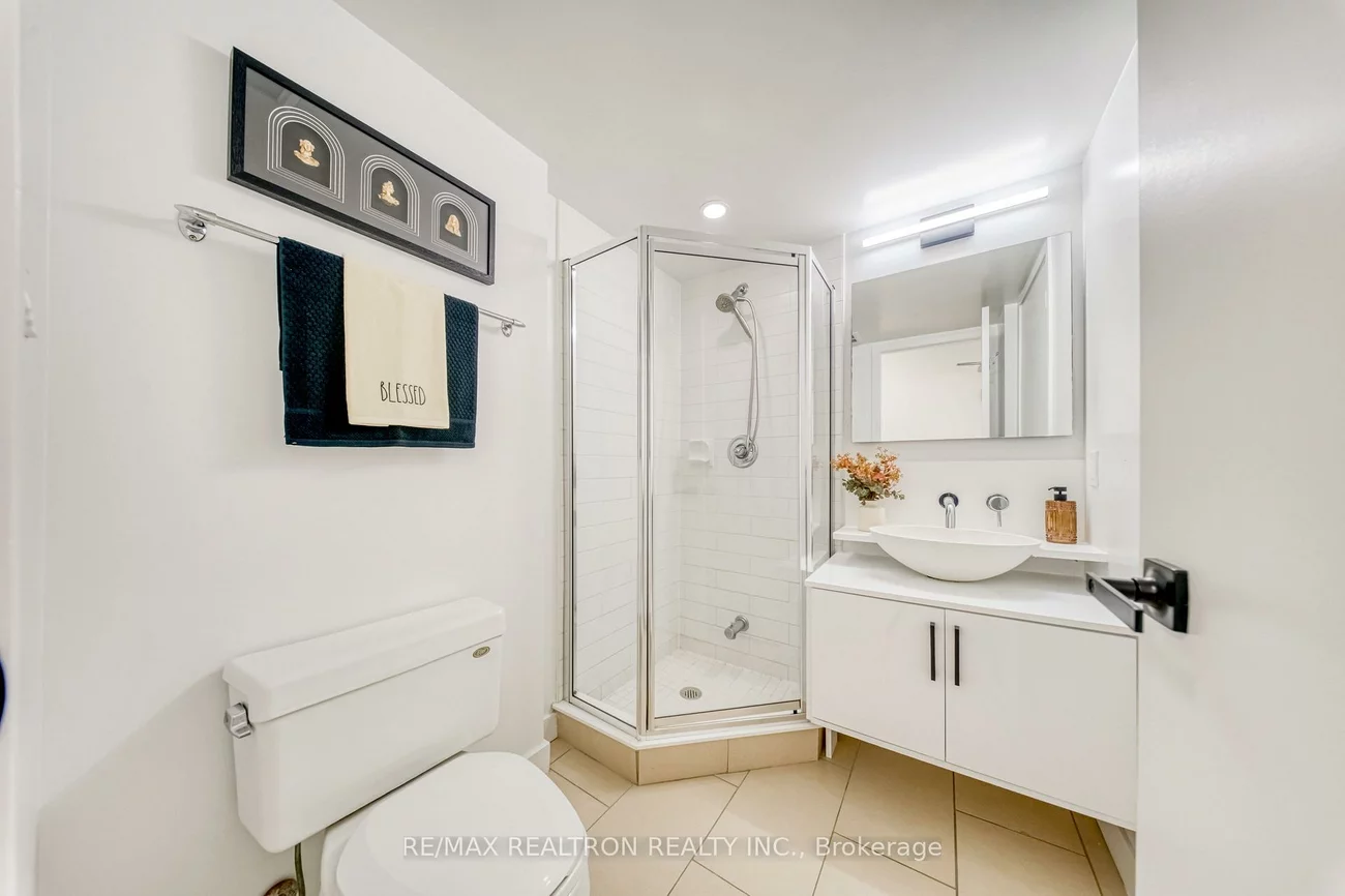 15, Fort York, Waterfront Communities C1, Toronto