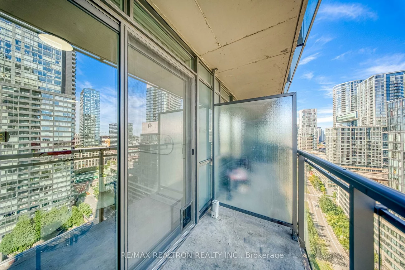 15, Fort York, Waterfront Communities C1, Toronto