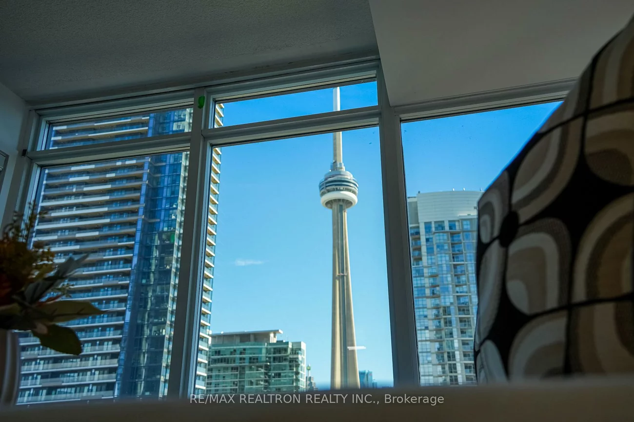 15, Fort York, Waterfront Communities C1, Toronto