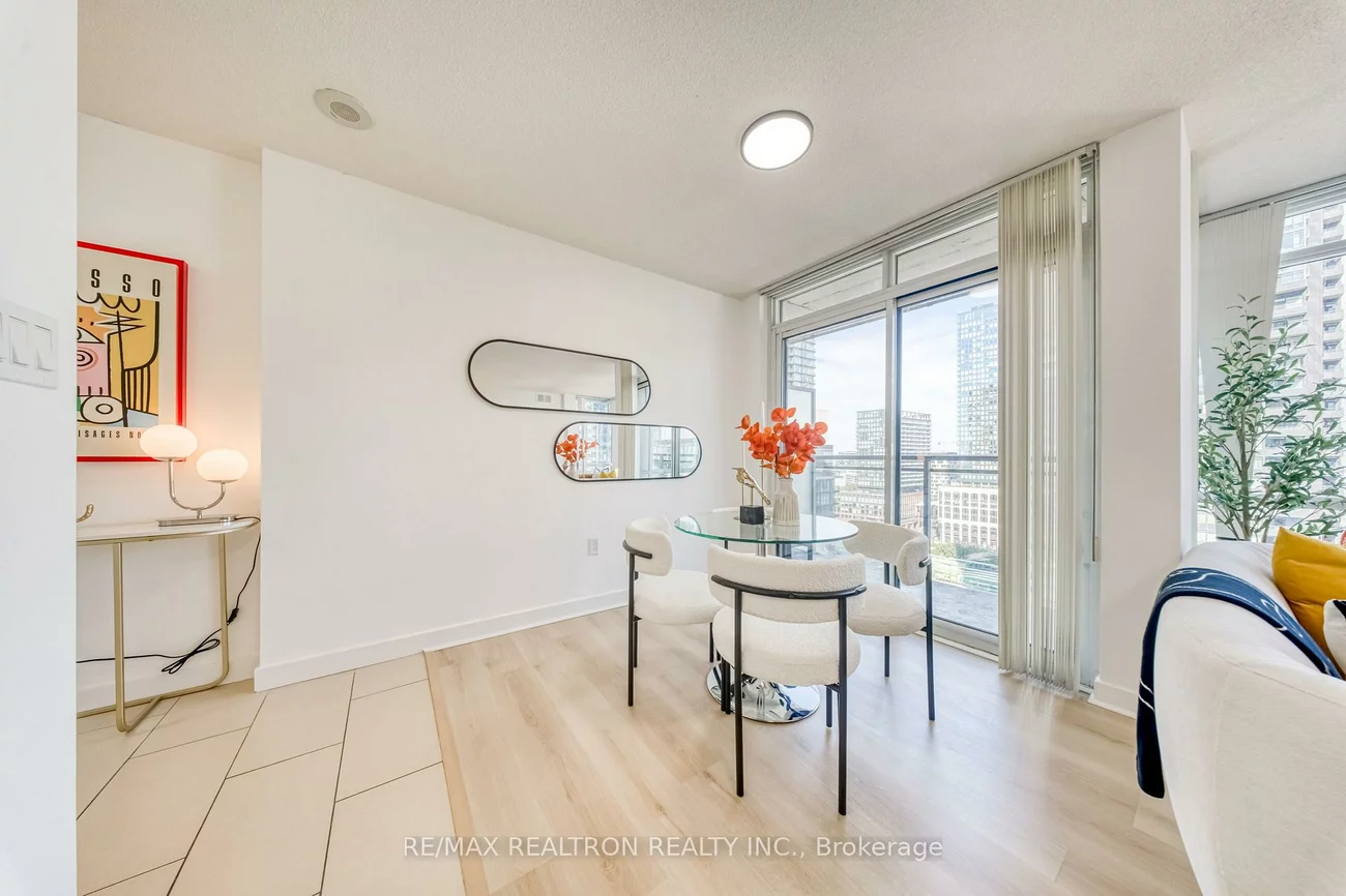 15, Fort York, Waterfront Communities C1, Toronto