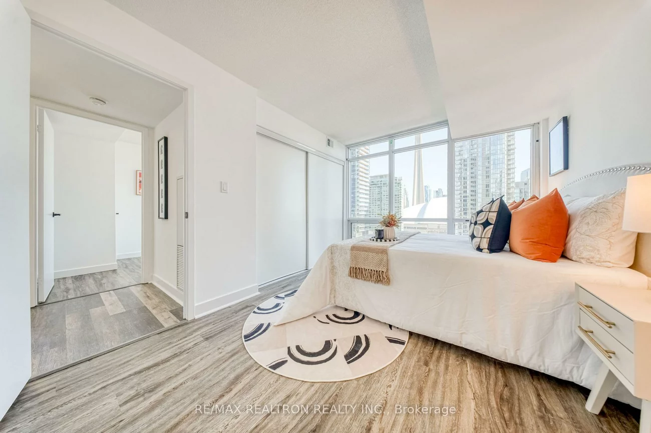 15, Fort York, Waterfront Communities C1, Toronto