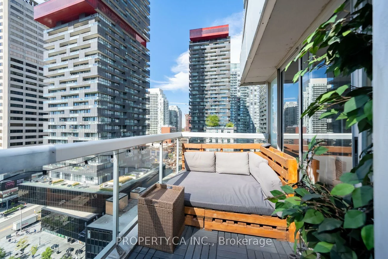 43, Eglinton, Mount Pleasant West, Toronto