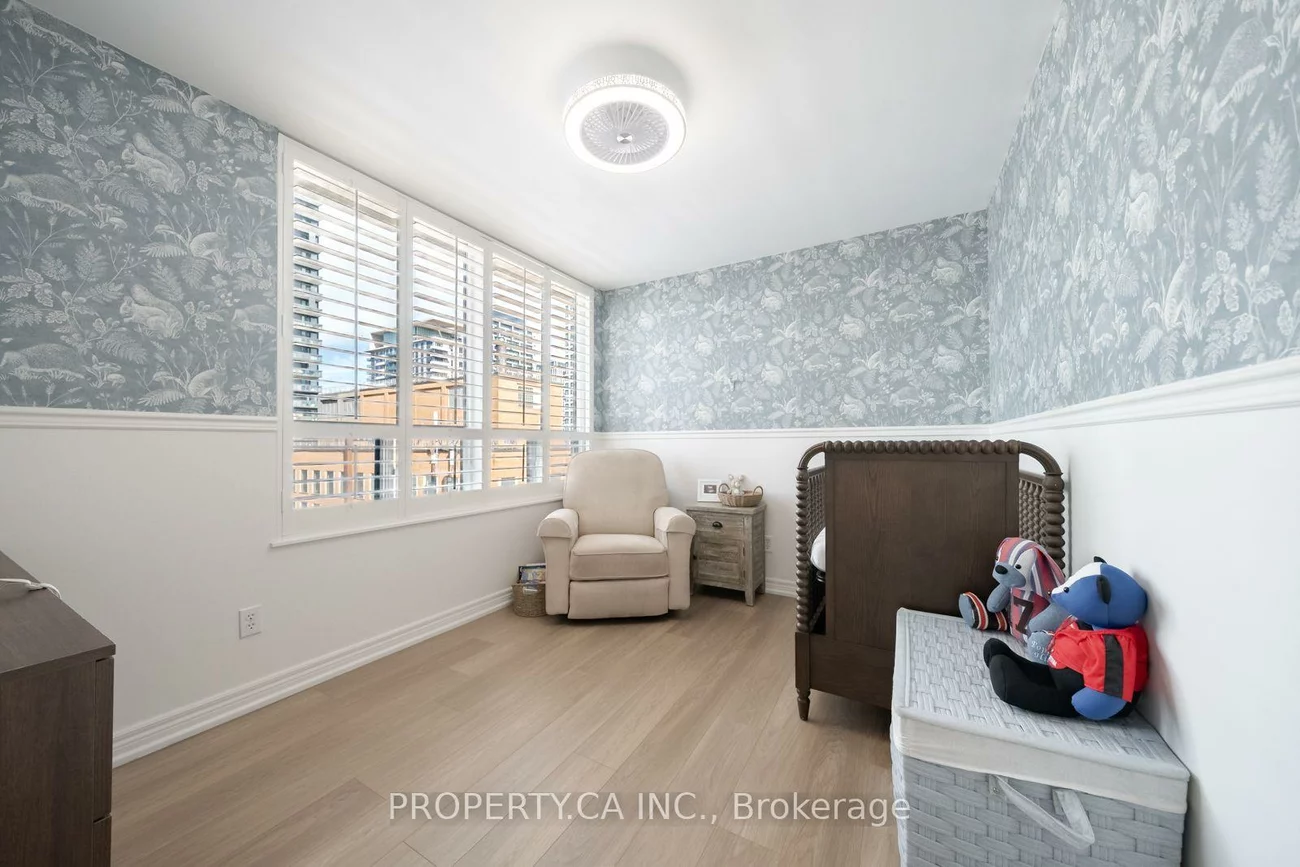 43, Eglinton, Mount Pleasant West, Toronto
