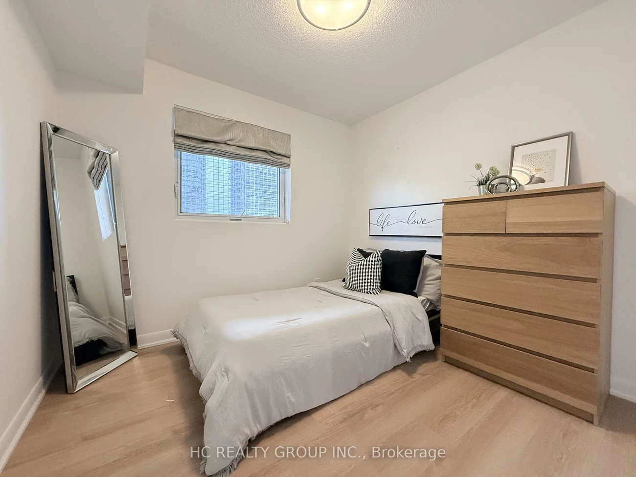 5168, Yonge, Willowdale West, Toronto