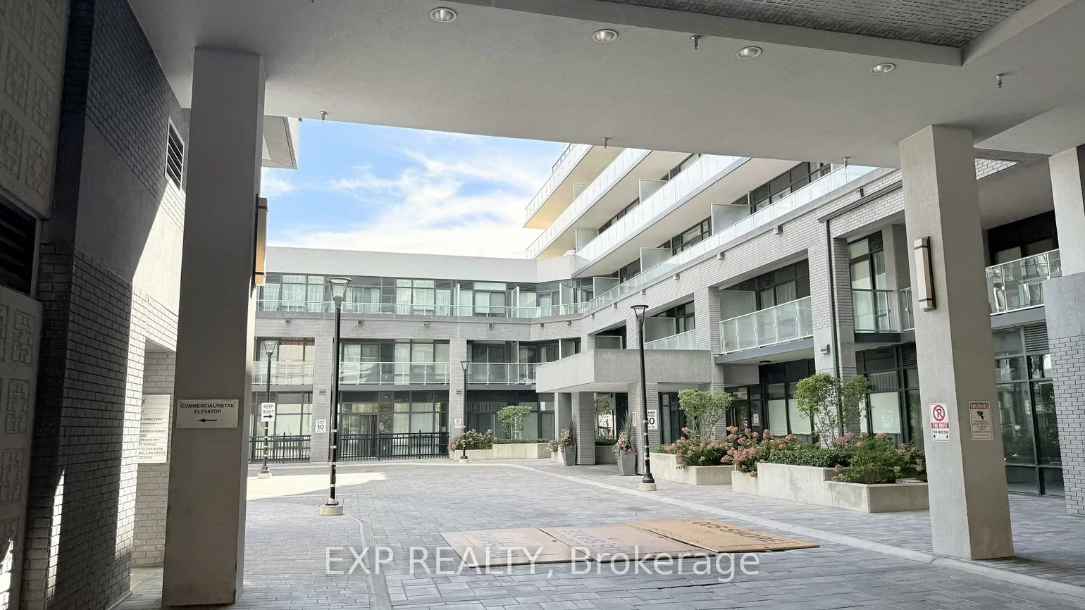 621, Sheppard, Bayview Village, Toronto