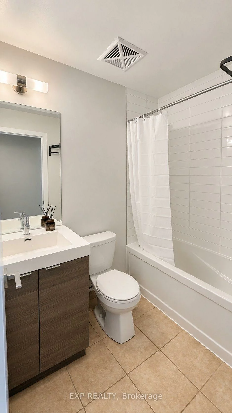 621, Sheppard, Bayview Village, Toronto