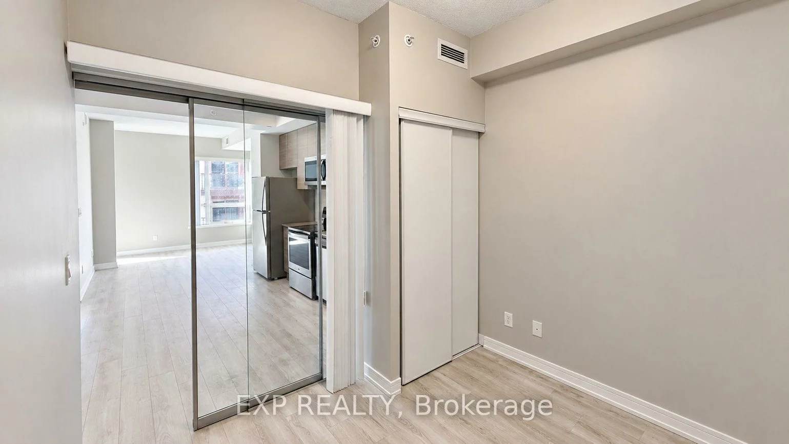 621, Sheppard, Bayview Village, Toronto