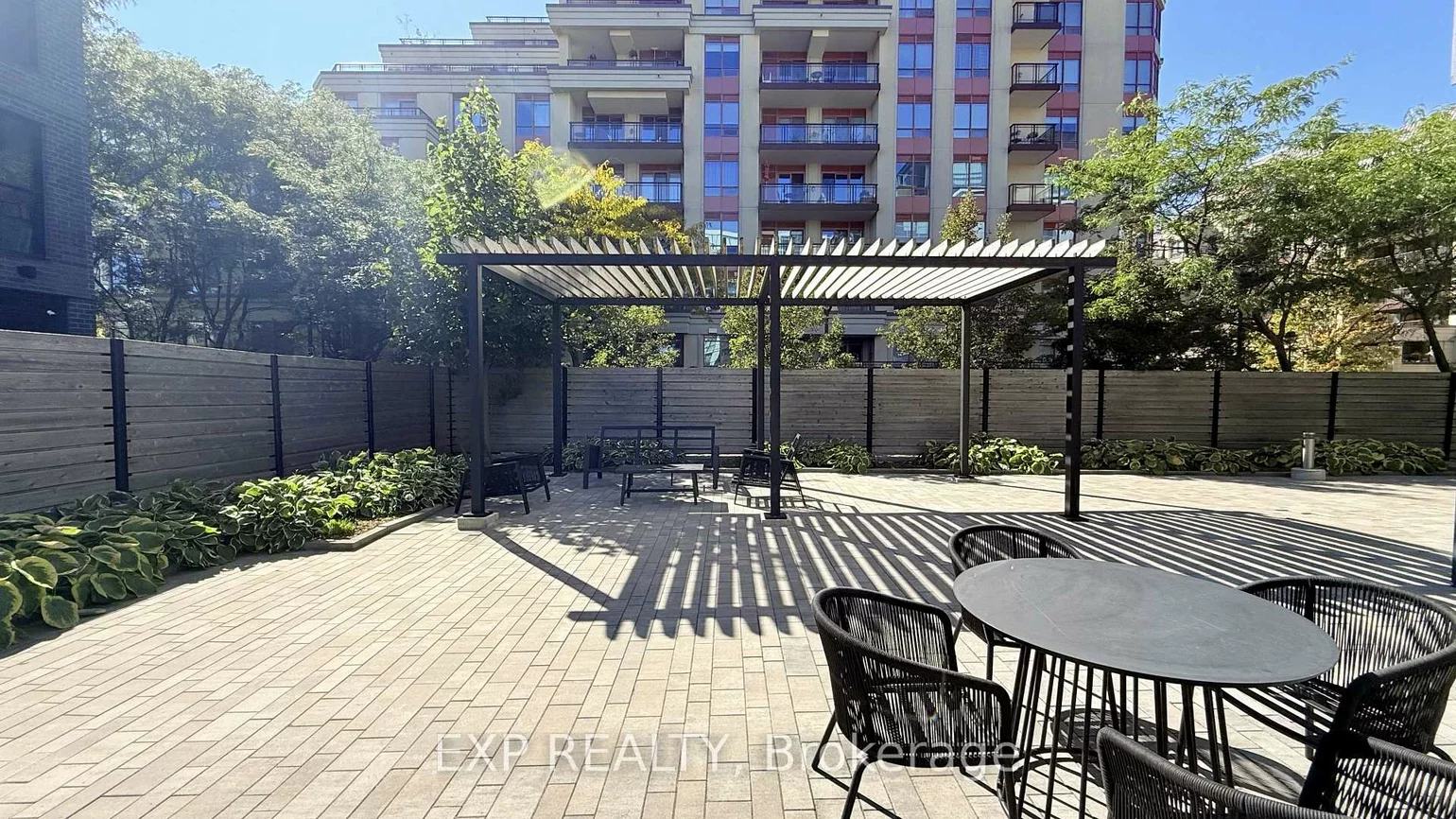 621, Sheppard, Bayview Village, Toronto