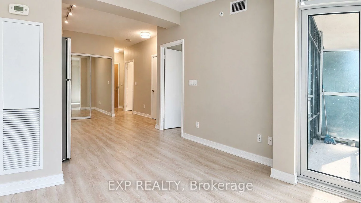 621, Sheppard, Bayview Village, Toronto