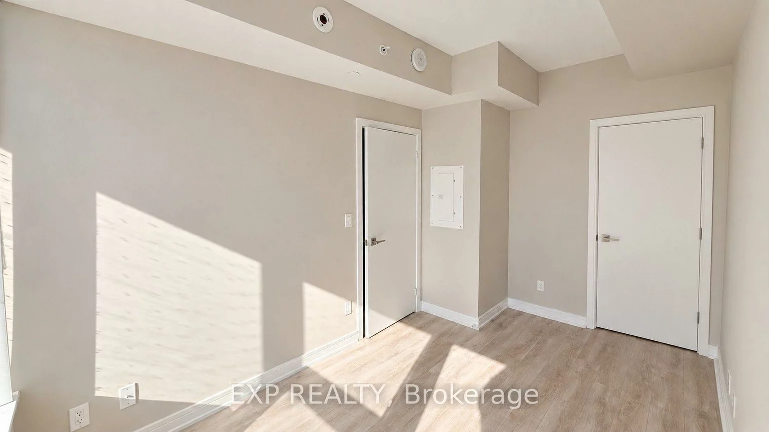 621, Sheppard, Bayview Village, Toronto