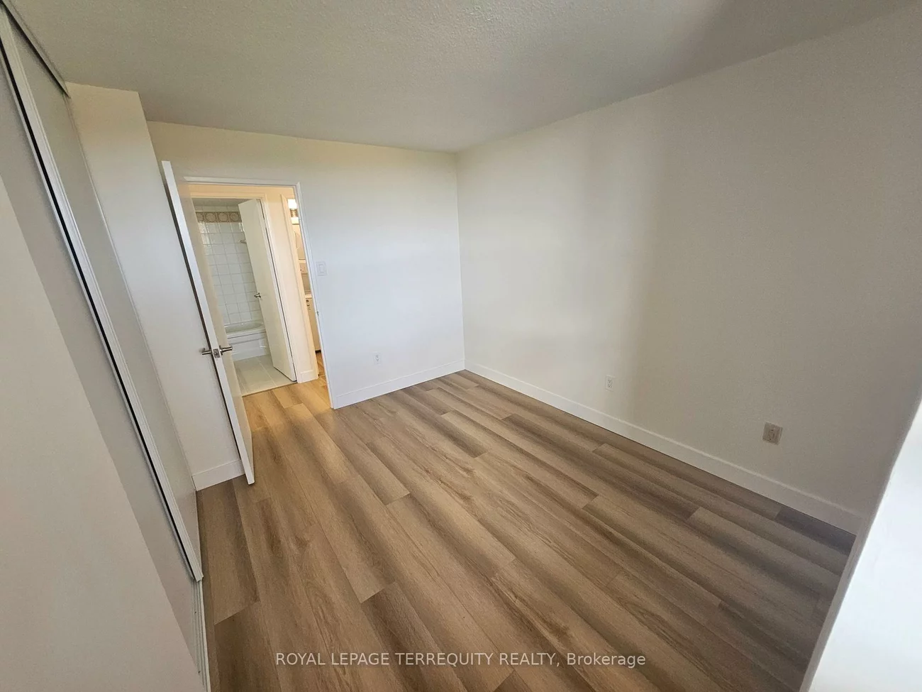 25, Sunrise, Victoria Village, Toronto
