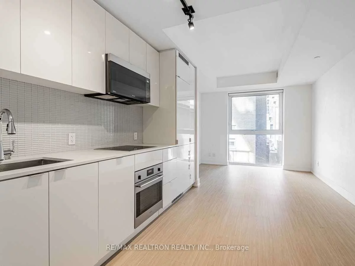 7, Grenville, Bay Street Corridor, Toronto