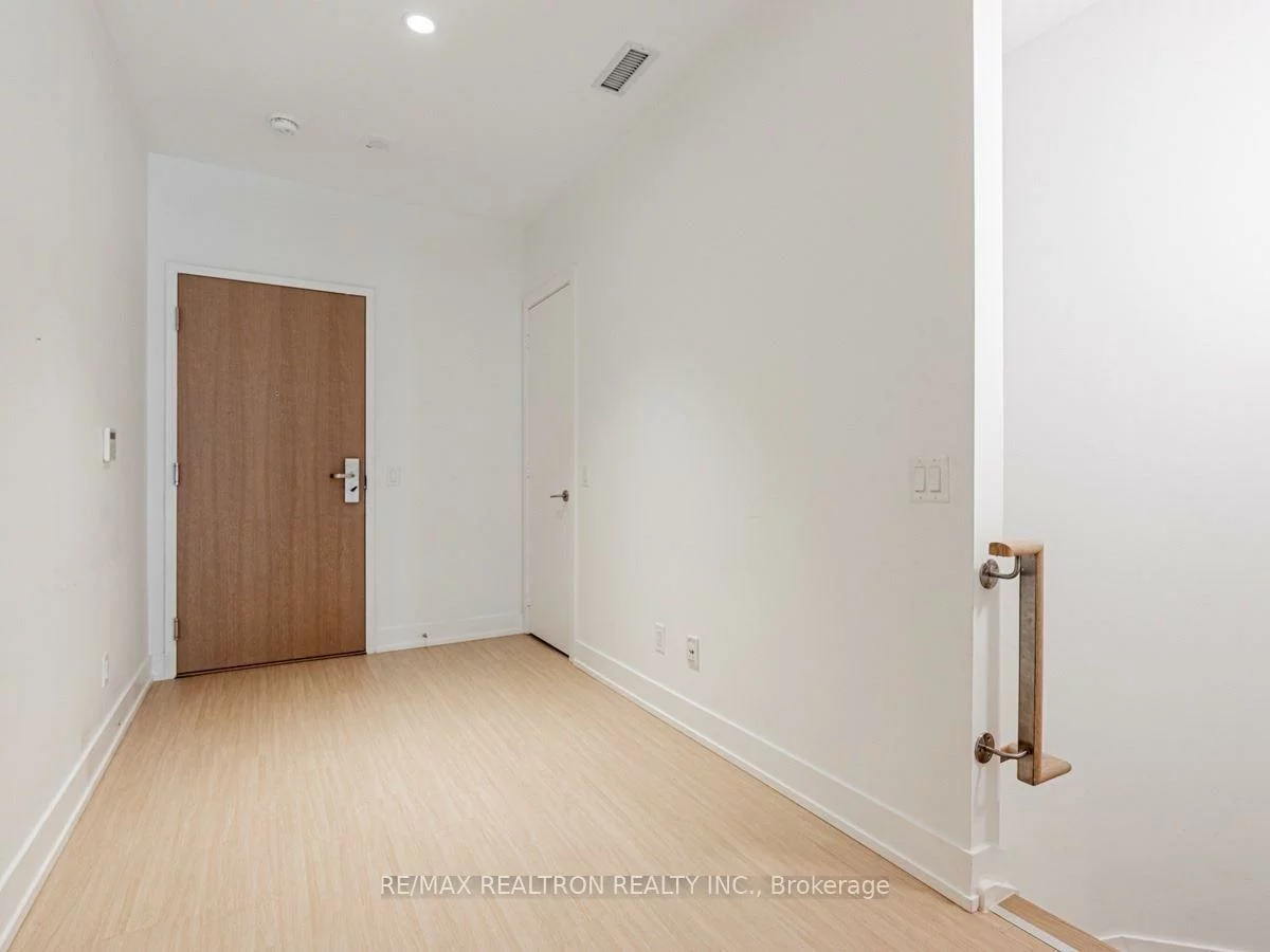 7, Grenville, Bay Street Corridor, Toronto