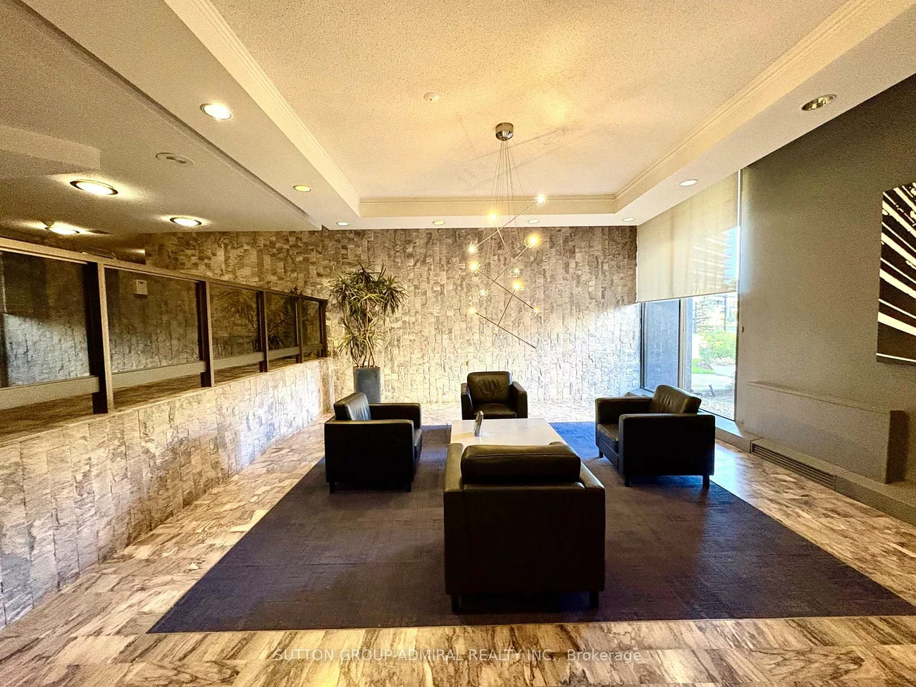135, Antibes, Westminster-Branson, Toronto