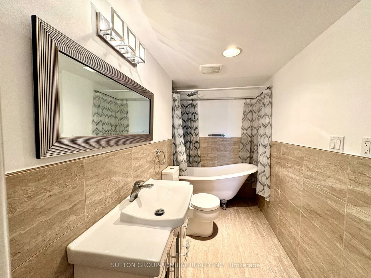 135, Antibes, Westminster-Branson, Toronto