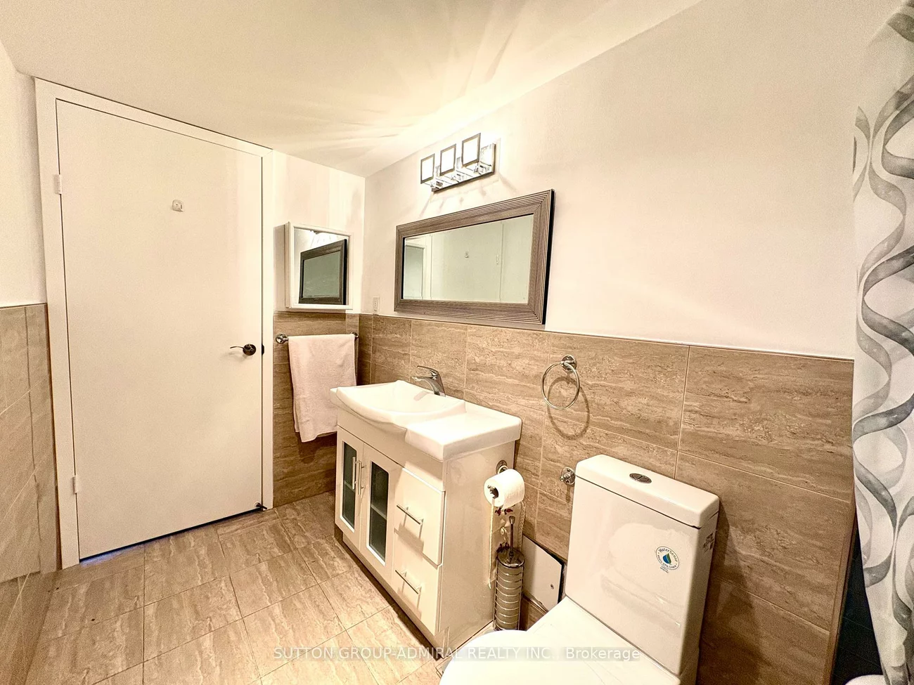135, Antibes, Westminster-Branson, Toronto