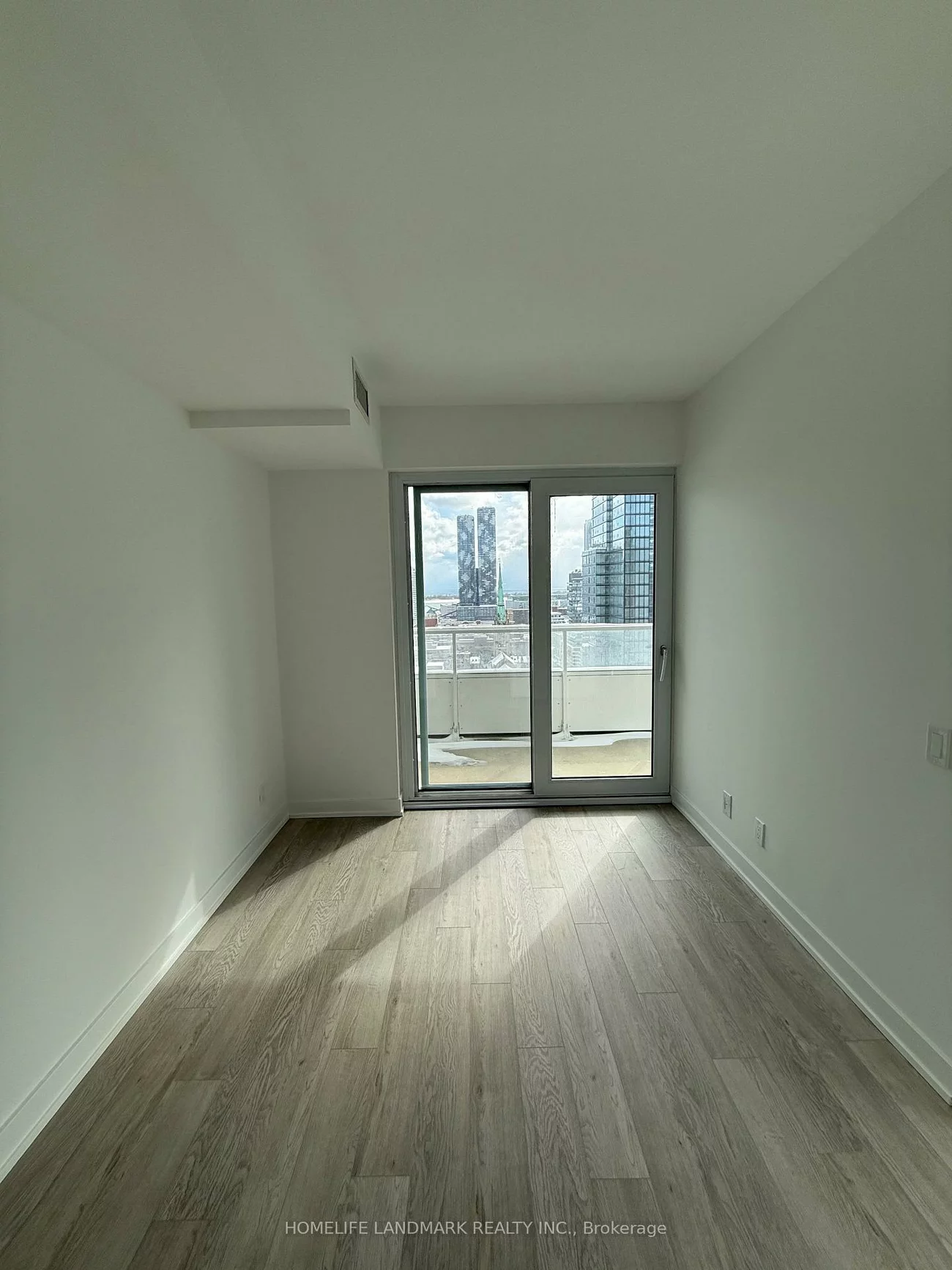88, Queen, Church-Yonge Corridor, Toronto