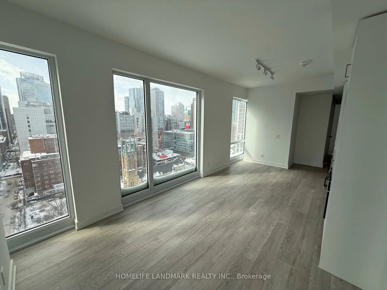 88, Queen, Church-Yonge Corridor, Toronto