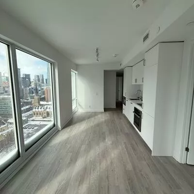 88, Queen, Church-Yonge Corridor, Toronto