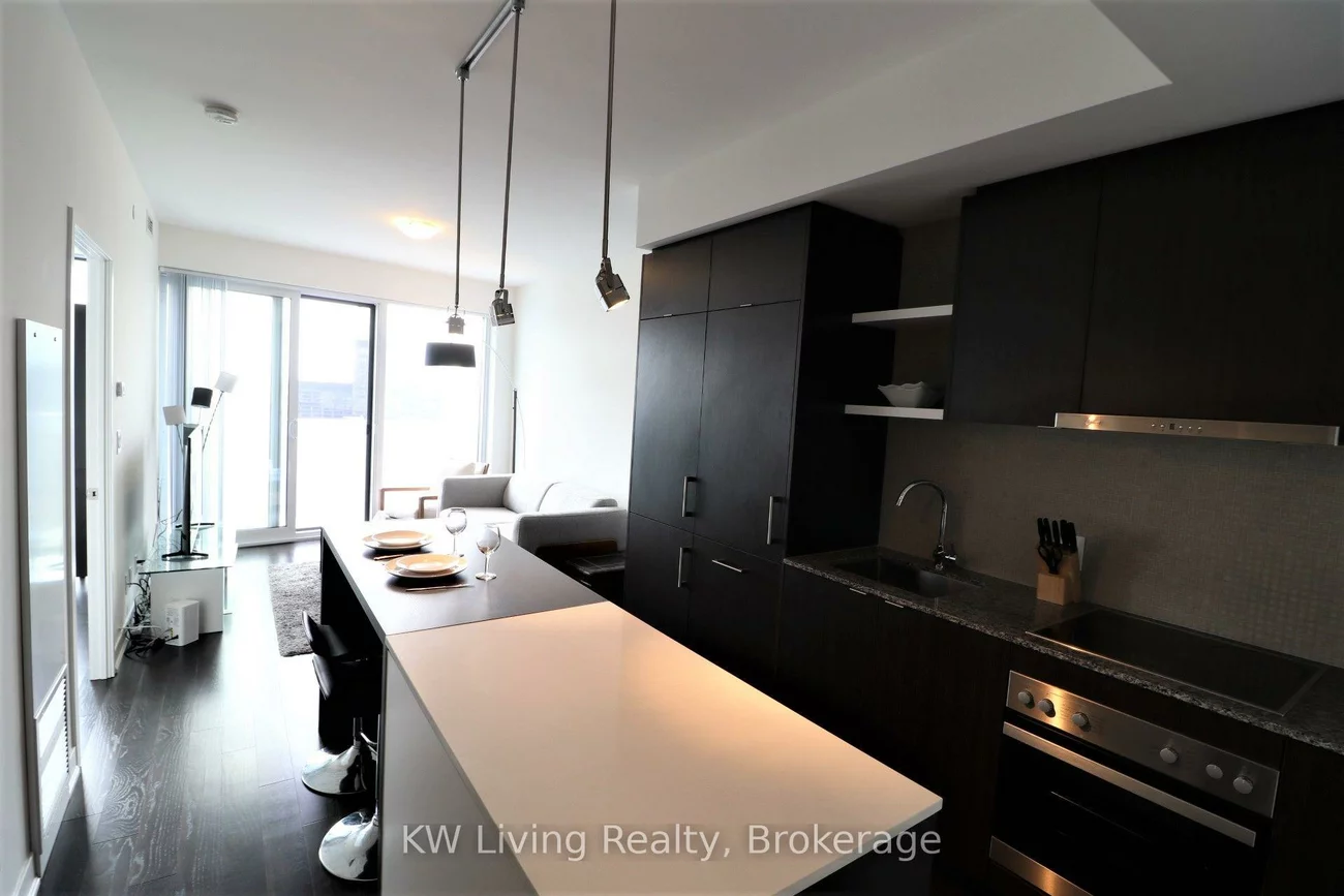 88, Harbour, Waterfront Communities C1, Toronto