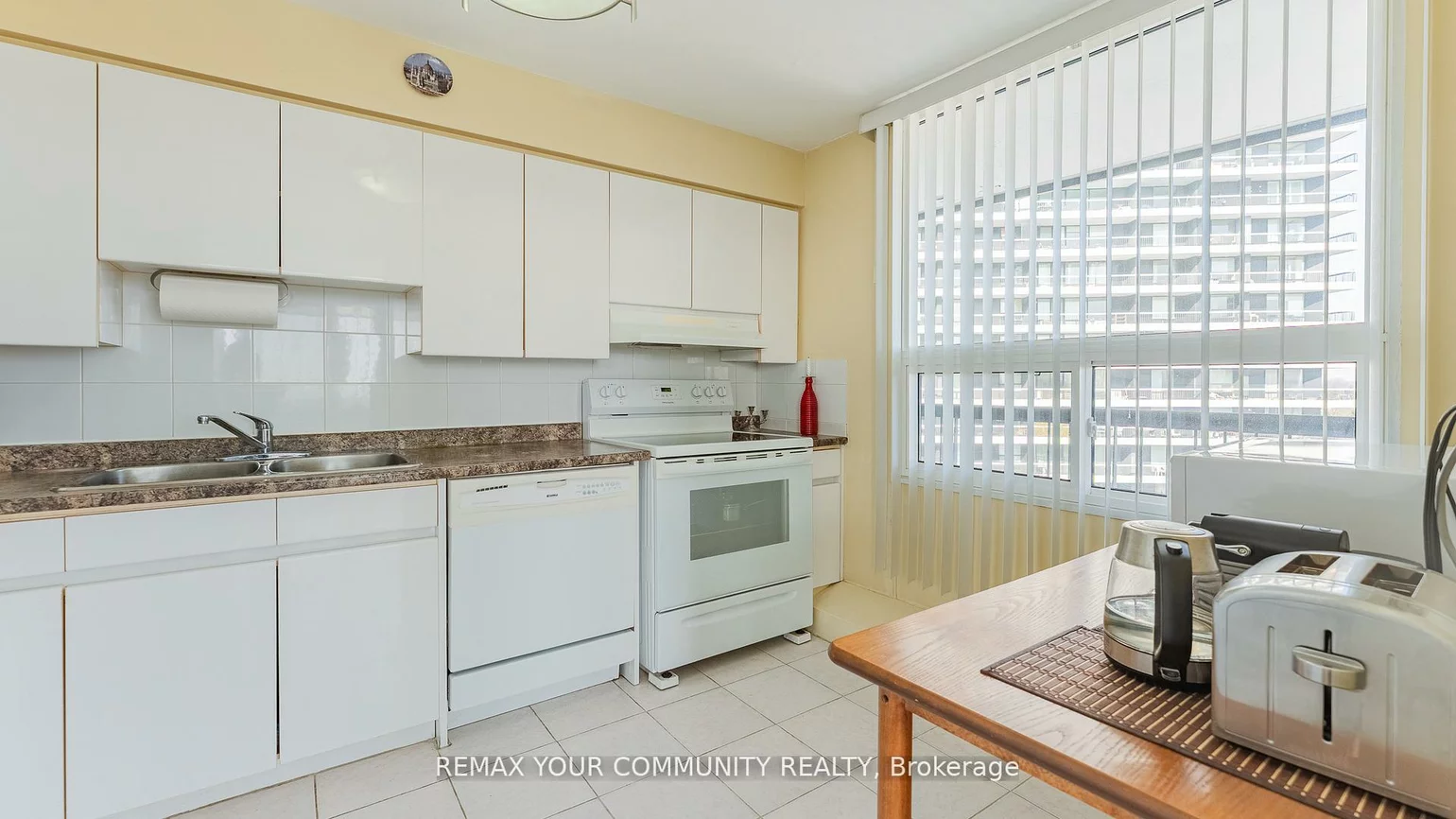 115, Antibes, Westminster-Branson, Toronto