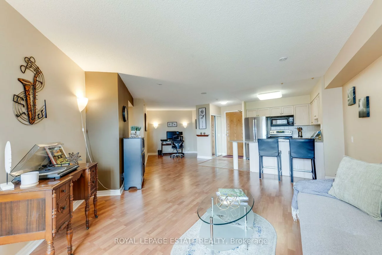 1720, Eglinton, Victoria Village, Toronto
