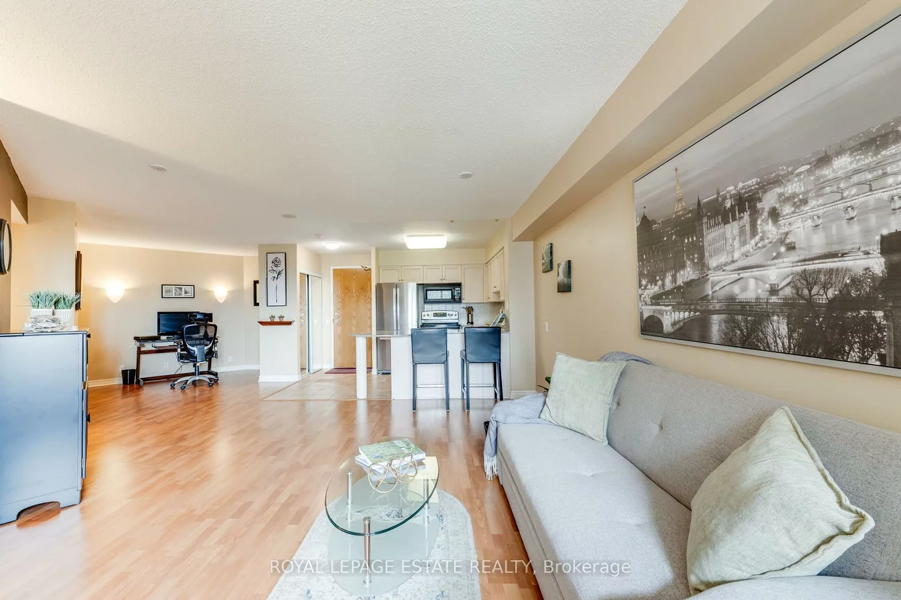 1720, Eglinton, Victoria Village, Toronto