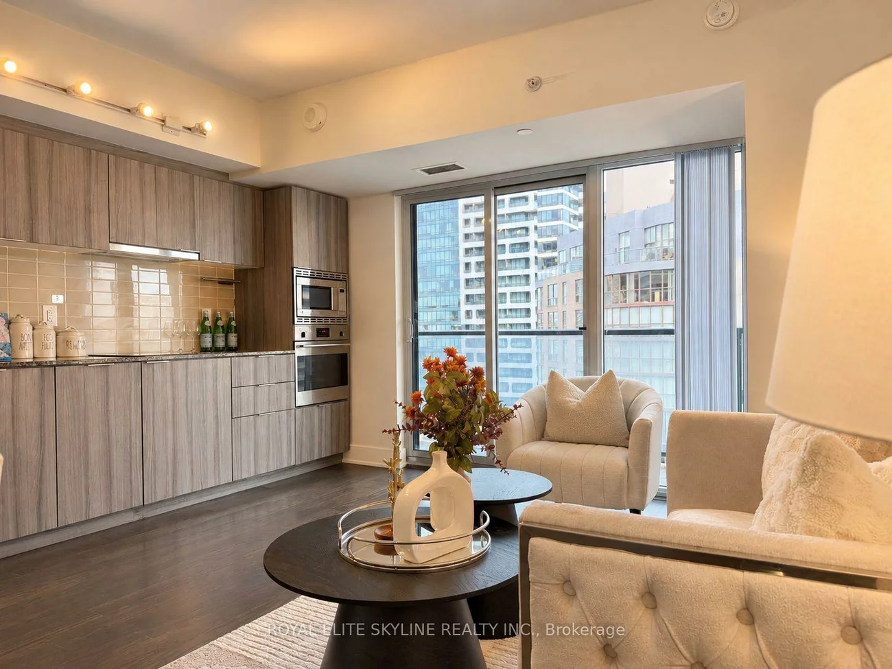 955, Bay, Bay Street Corridor, Toronto