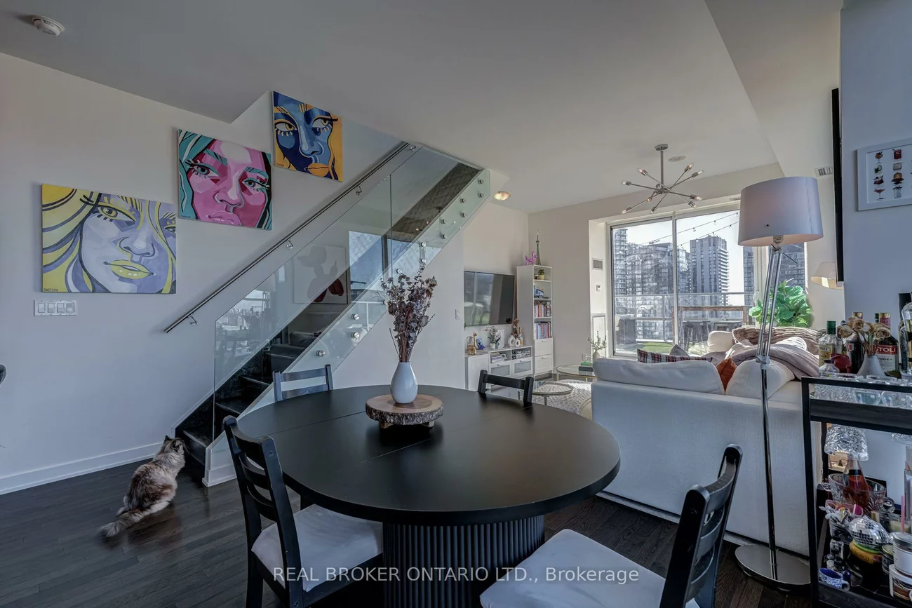 126, Simcoe, Waterfront Communities C1, Toronto