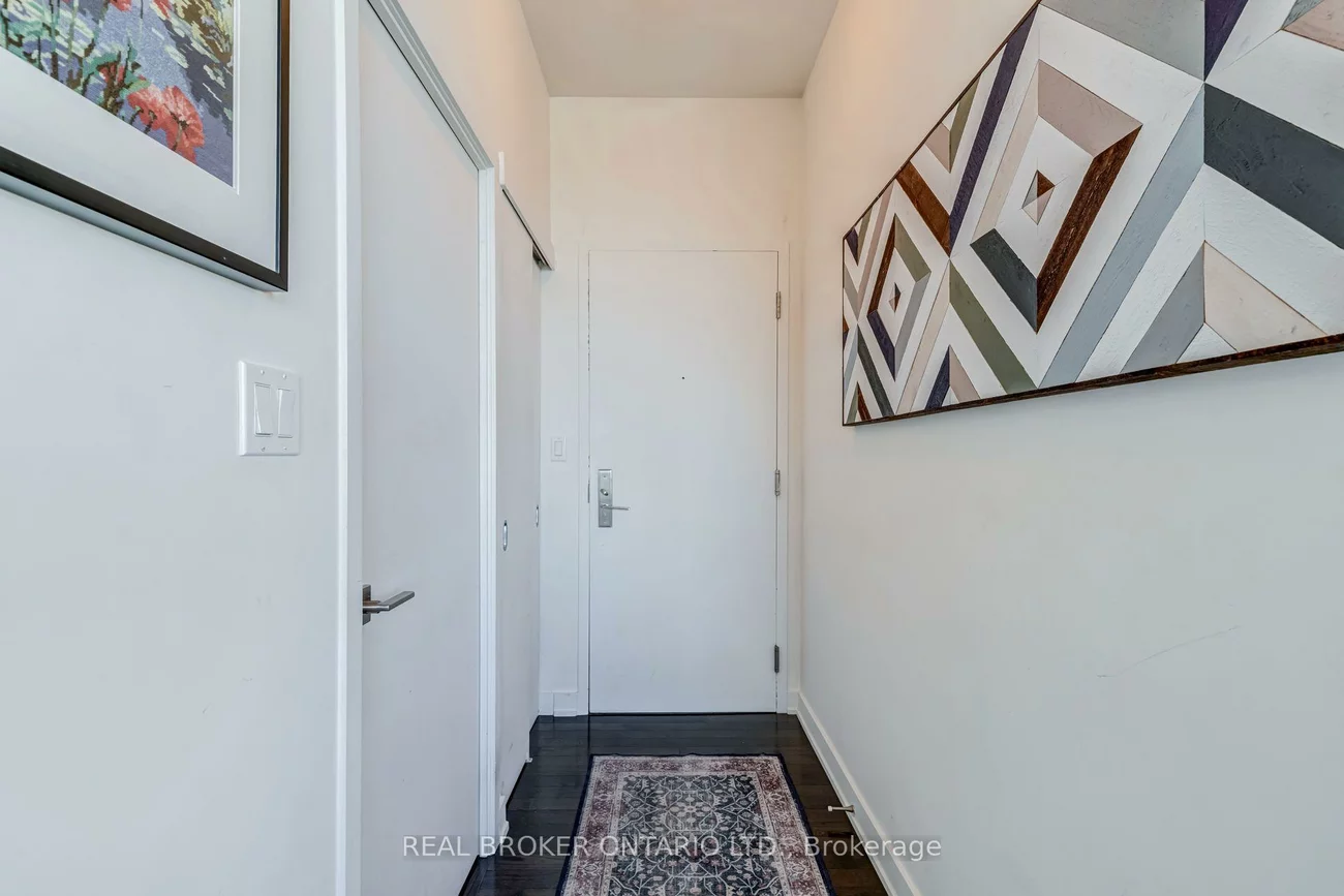 126, Simcoe, Waterfront Communities C1, Toronto