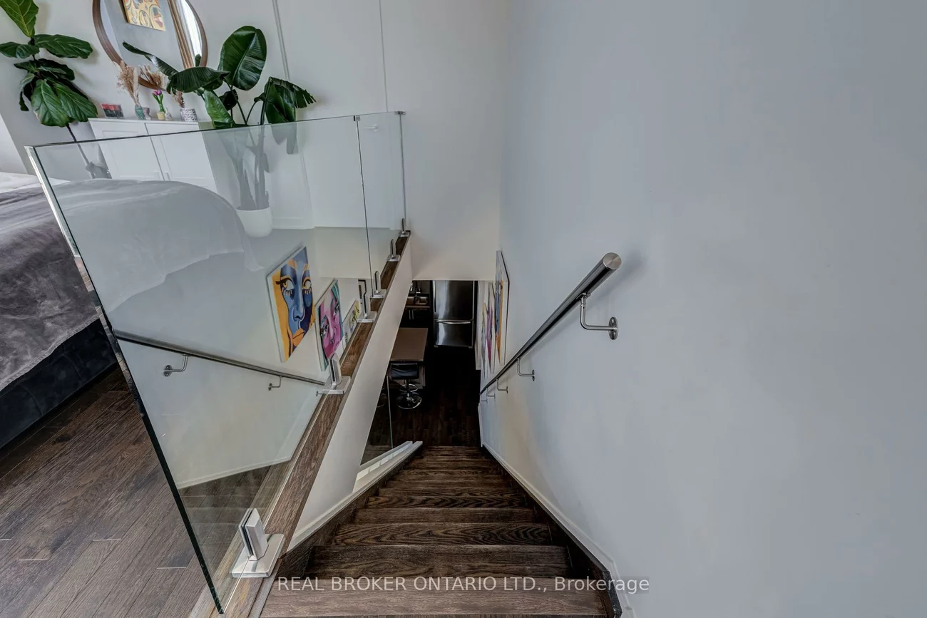 126, Simcoe, Waterfront Communities C1, Toronto