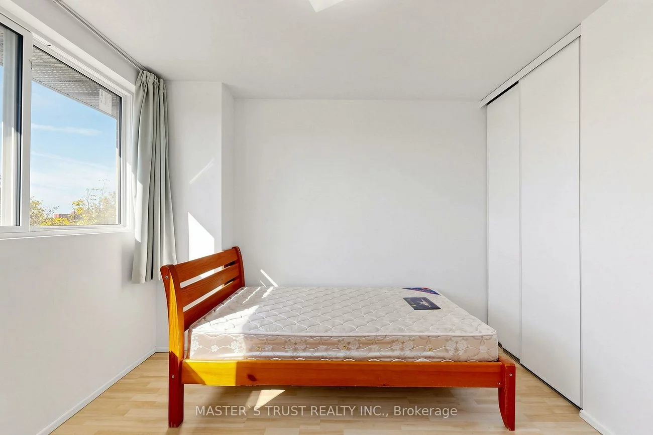 165, Cherokee, Pleasant View, Toronto