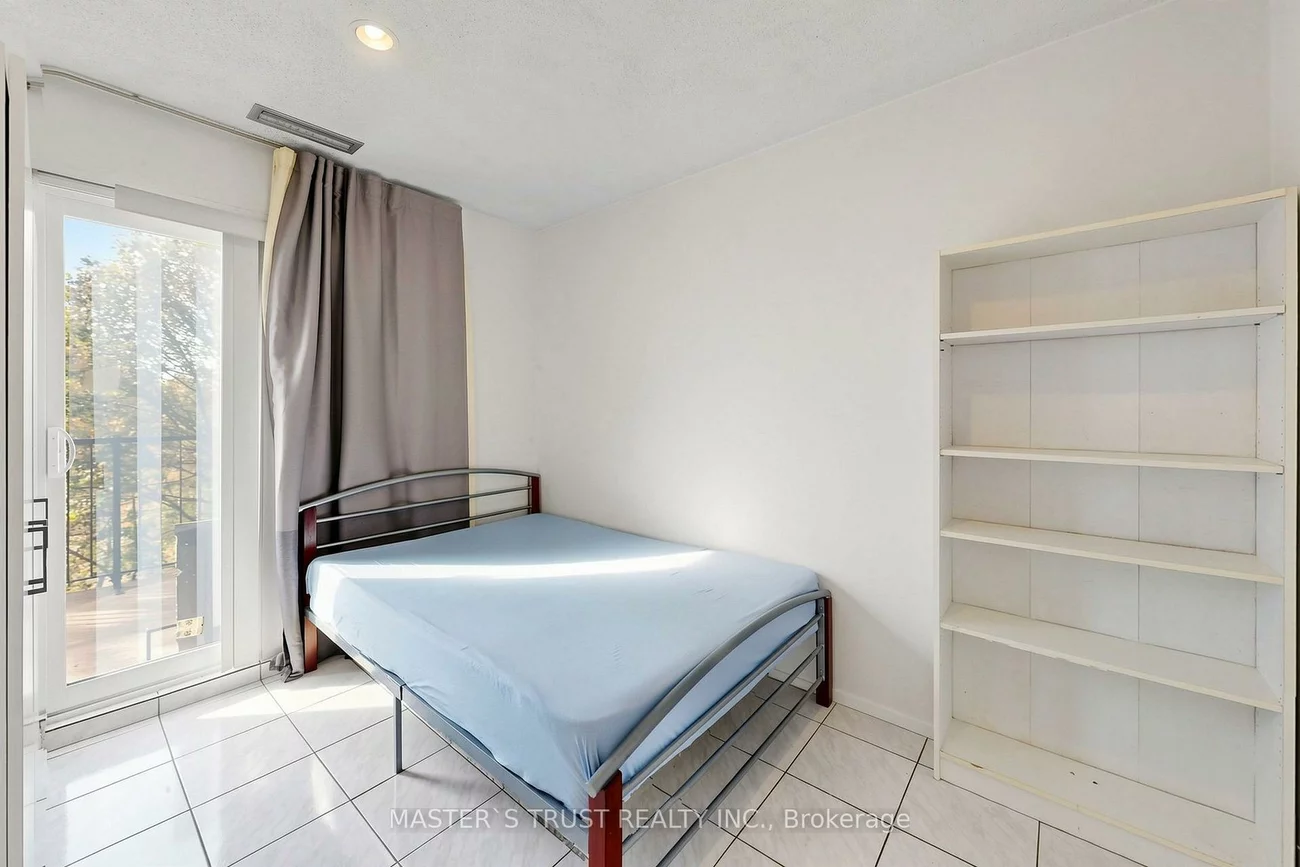 165, Cherokee, Pleasant View, Toronto