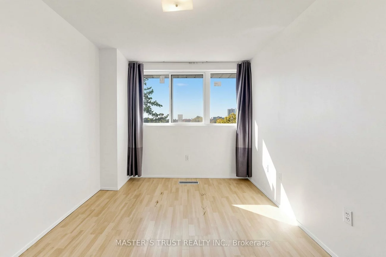 165, Cherokee, Pleasant View, Toronto