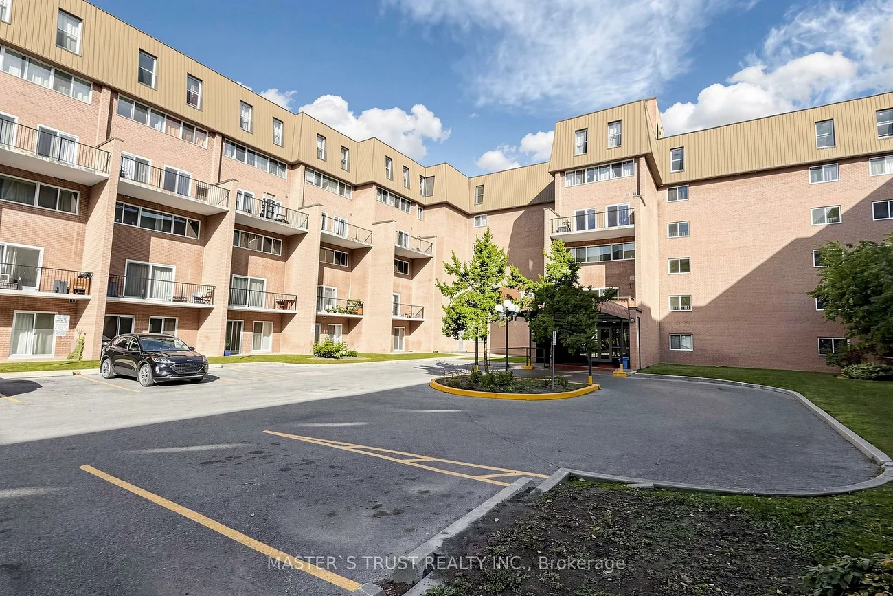 165, Cherokee, Pleasant View, Toronto