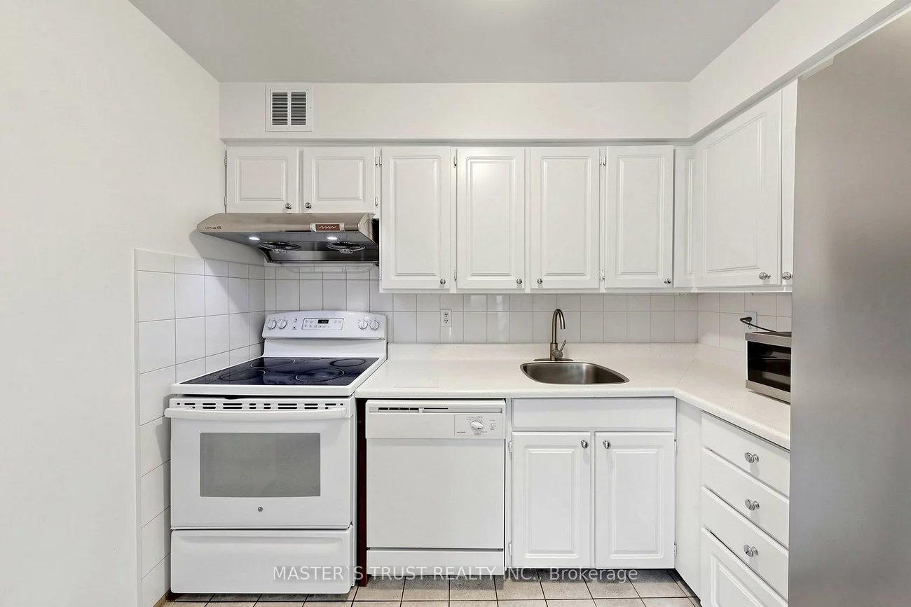 165, Cherokee, Pleasant View, Toronto