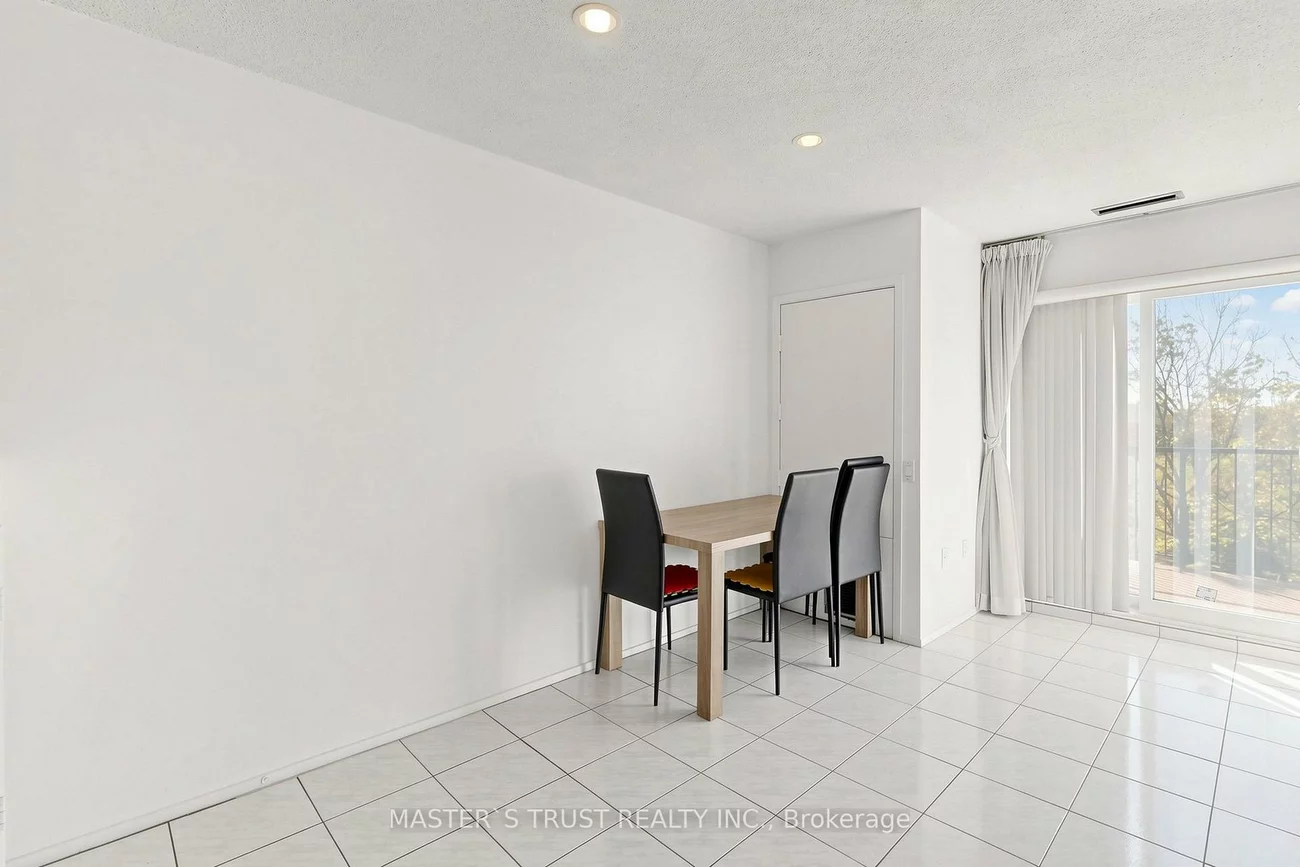 165, Cherokee, Pleasant View, Toronto