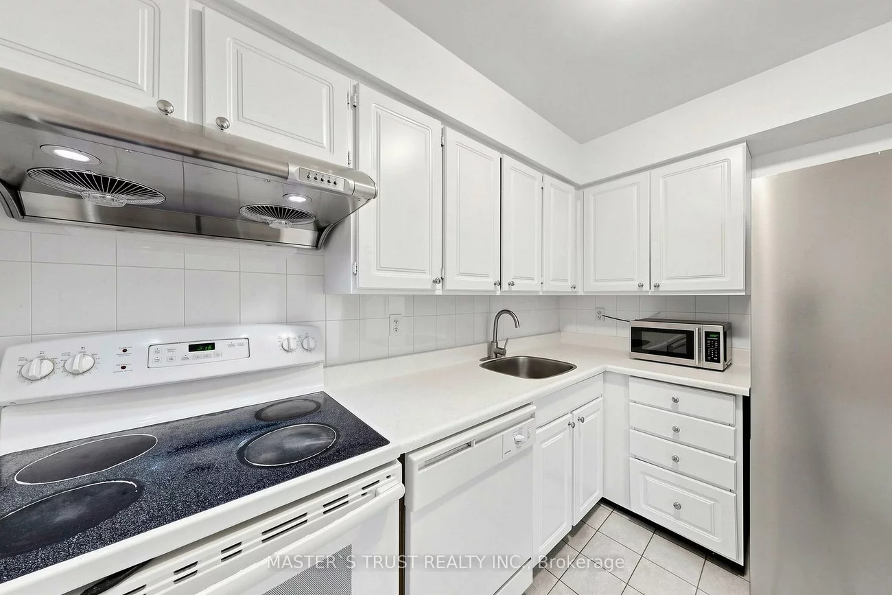165, Cherokee, Pleasant View, Toronto
