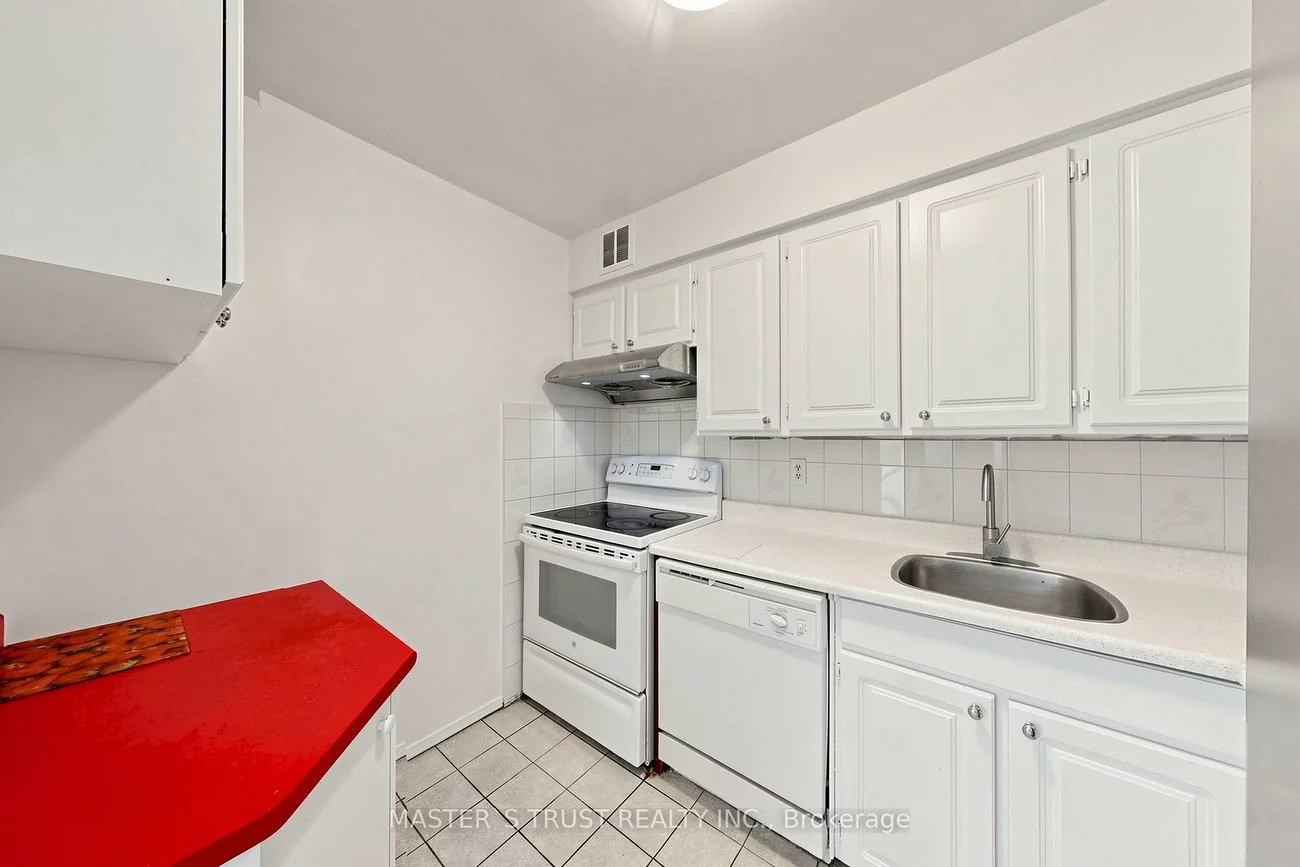 165, Cherokee, Pleasant View, Toronto
