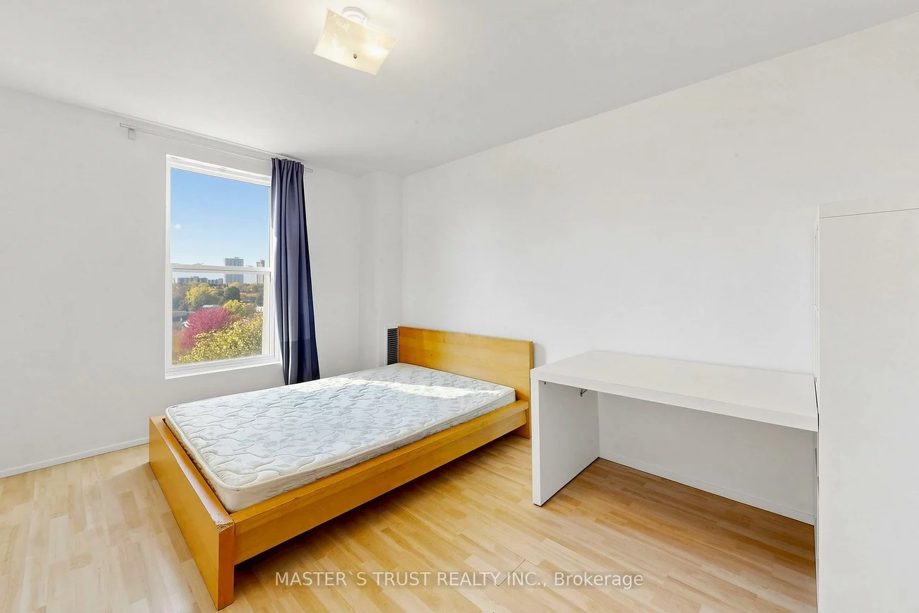 165, Cherokee, Pleasant View, Toronto